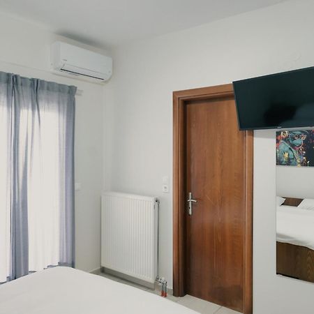 O Fotis Studios & Apartments ヨアニナ エクステリア 写真