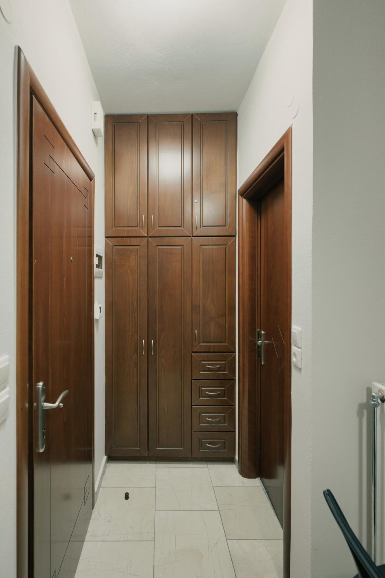O Fotis Studios & Apartments ヨアニナ エクステリア 写真